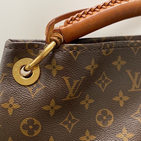 Louis Vuitton Bag - Picture 8 of 17